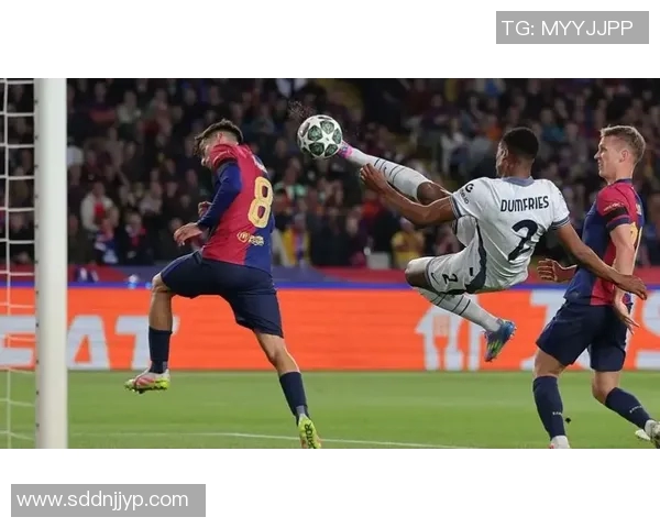 聚焦世界足球巨星赛场风采全景式观察与经典瞬间集锦 聚焦世界足球巨星赛场风采全景式观察与经典瞬间集锦